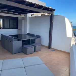 ático Con Terraza Y Vistas En Apartamento